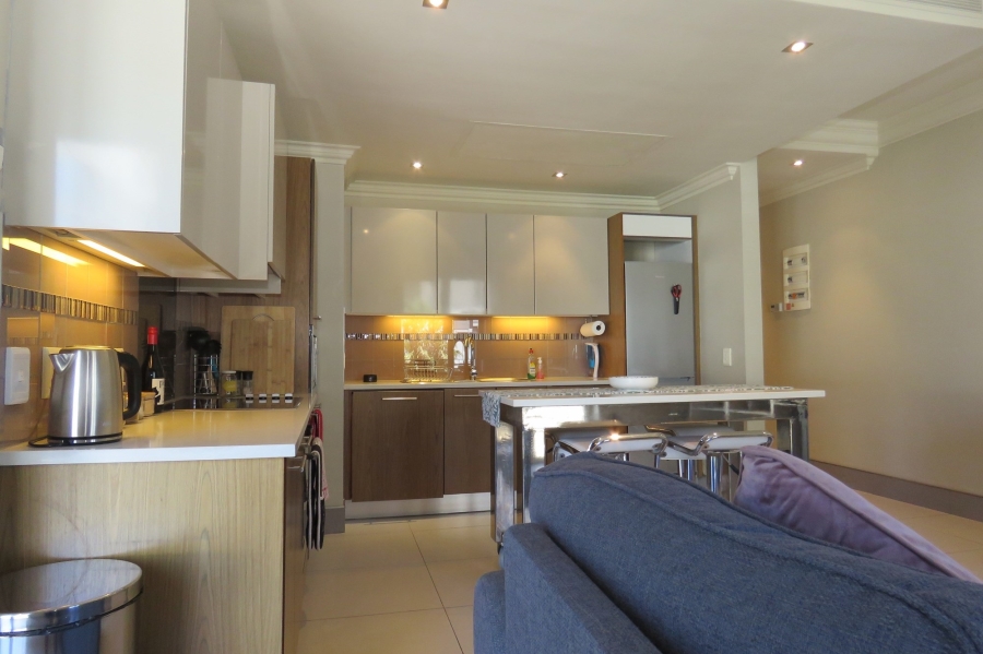 To Let 1 Bedroom Property for Rent in Green Point Western Cape